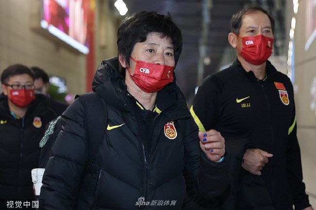 全场比赛结束，AC米兰2-3亚特兰大！